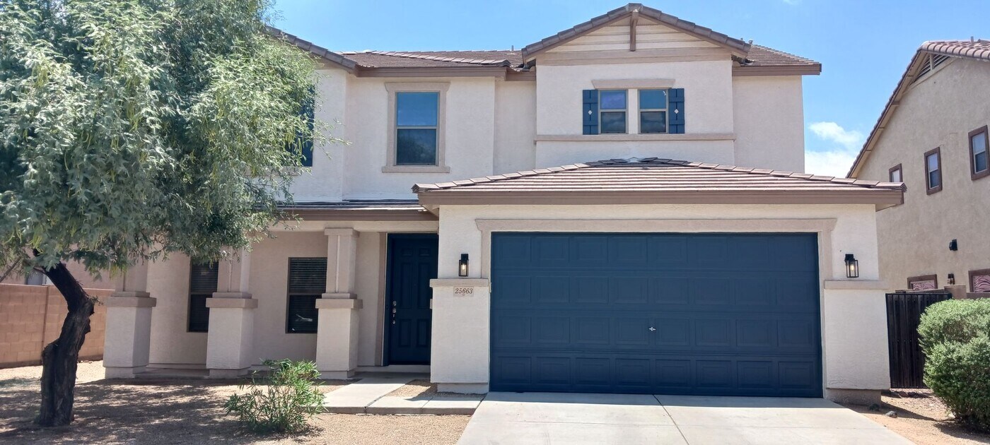 25663 W Lynne Ln in Buckeye, AZ - Foto de edificio