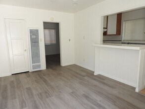 5135.5 Long Branch Ave in San Diego, CA - Building Photo - Building Photo