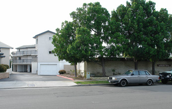 Domingo Pines in Newport Beach, CA - Building Photo - Building Photo
