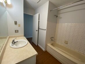 2526 Rosstown Rd in Nanaimo, BC - Building Photo - Building Photo