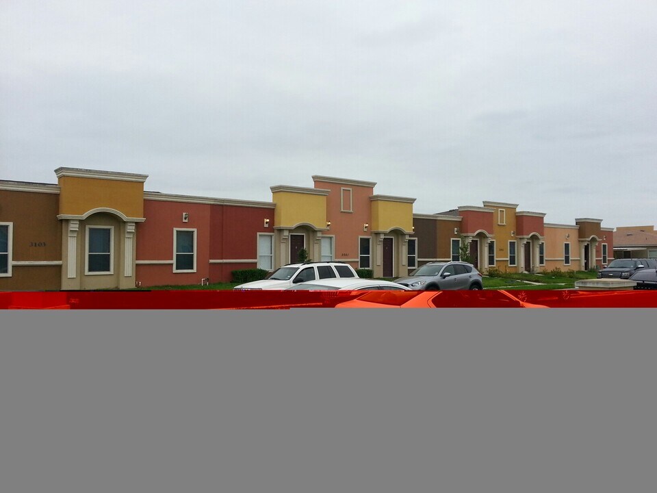 3104 Scotland Dr in Edinburg, TX - Building Photo