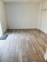 7901 NW 66th Ter, Unit Efficiency in Tamarac, FL - Building Photo