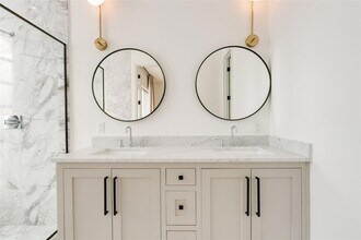 827 NW 8th St in Oklahoma City, OK - Building Photo - Building Photo