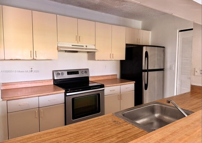 property at 550 NW 114th Ave
