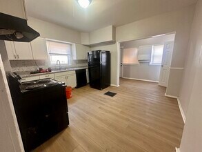 325 N Gladstone Ave in Indianapolis, IN - Building Photo - Building Photo