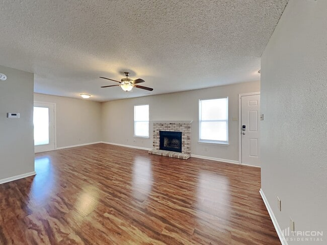 10878 Glenayr Dr in Camby, IN - Building Photo - Building Photo