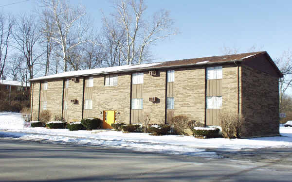 Hampshire Meadows in Hamilton, OH - Building Photo - Building Photo