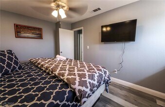 1012 Greystone Dr in Las Vegas, NV - Building Photo - Building Photo