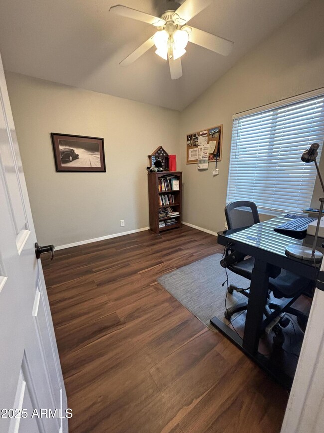 4431 E Amberwood Dr in Phoenix, AZ - Building Photo - Building Photo