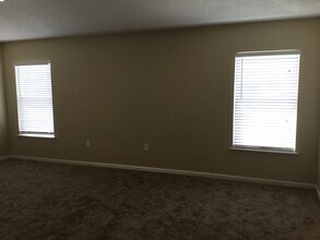11484 Brian Lakes Dr N in Jacksonville, FL - Foto de edificio - Building Photo