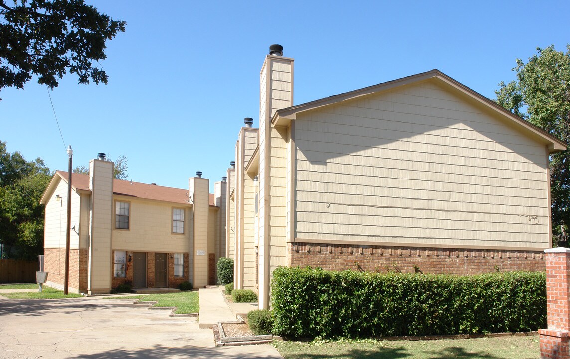 5816-5820 Dallas Ave in Fort Worth, TX - Building Photo