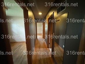 1017 Old Main St in Newton, KS - Building Photo - Building Photo