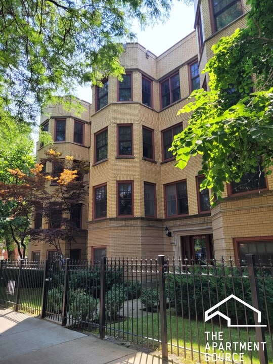 2704 W Ainslie St in Chicago, IL - Building Photo