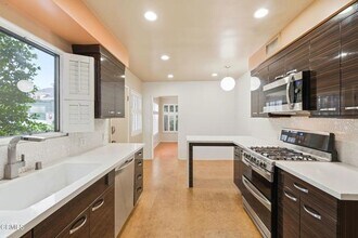 313 S Orange Grove Blvd in Pasadena, CA - Building Photo - Building Photo