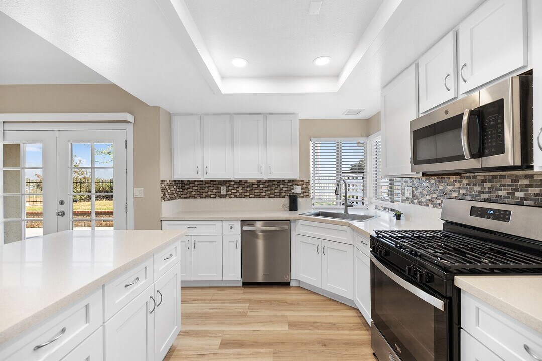 30769 Sky Terrace Dr in Temecula, CA - Building Photo