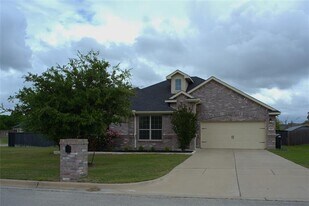 7417 Caladium Ln in Forest Hill, TX - Building Photo