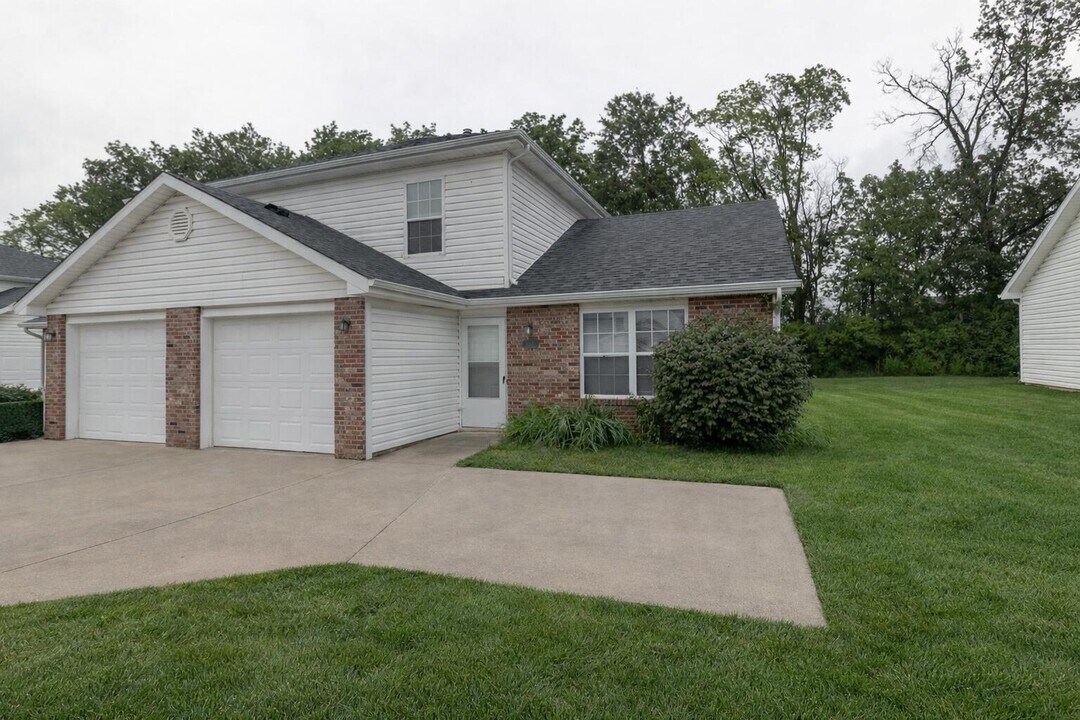 1627 Bold Ruler Ct in Columbia, MO - Building Photo