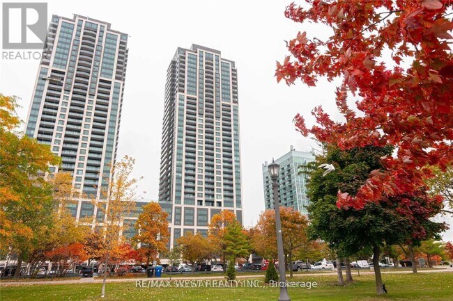 1928-1928 Lake Shore Blvd W in Toronto, ON - Building Photo - Building Photo