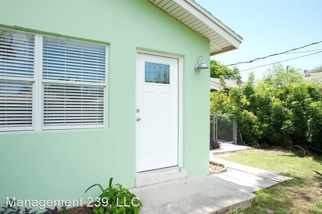 707 108th Ave N in Naples, FL - Building Photo - Building Photo