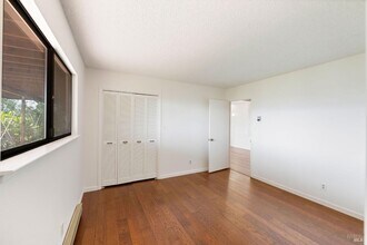 121 Knoll Pl in St Helena, CA - Building Photo - Building Photo