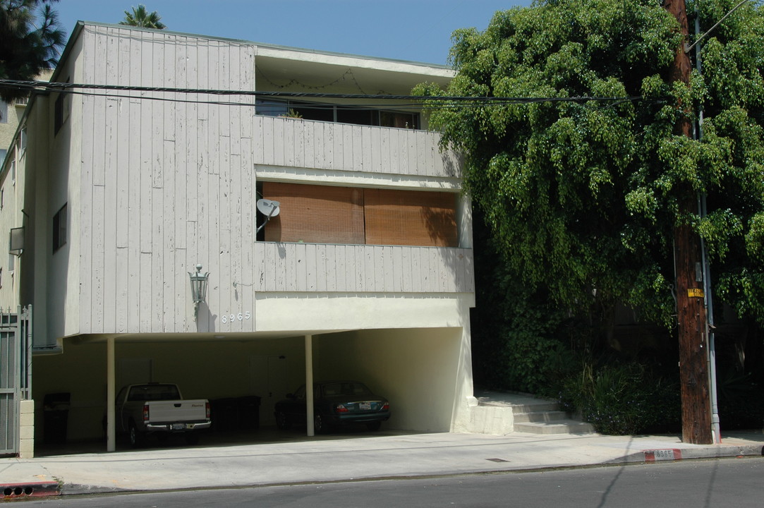 8965 Cynthia St in West Hollywood, CA - Building Photo