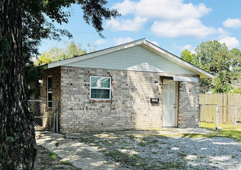 3433 Hollywood St in Baton Rouge, LA - Building Photo