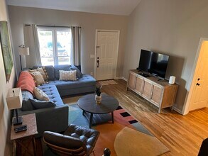 828 N Maple St in Murfreesboro, TN - Building Photo - Building Photo