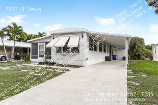 7597 SE Swan Ave in Hobe Sound, FL - Building Photo