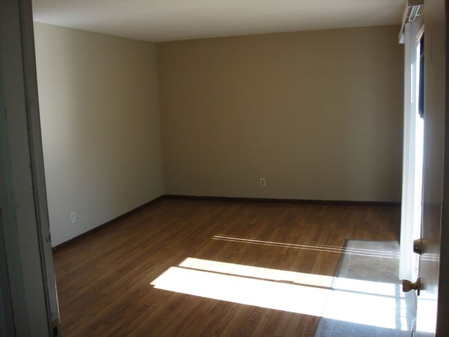 206 Broadway St, Unit C in Eau Claire, WI - Foto de edificio - Building Photo