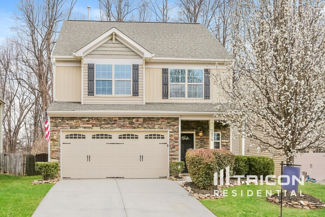 2315 Wise Owl Dr in McLeansville, NC - Building Photo