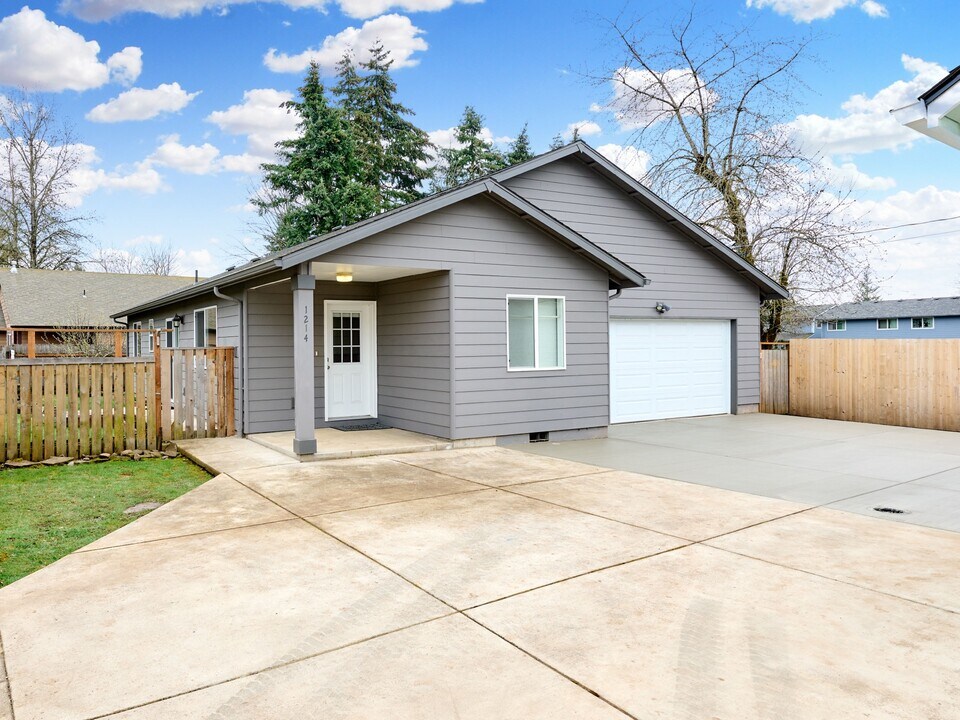 1214 Alder Dr NE in Keizer, OR - Building Photo