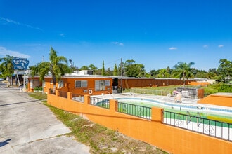 670 E Alfred Dr in Lake Alfred, FL - Building Photo - Building Photo