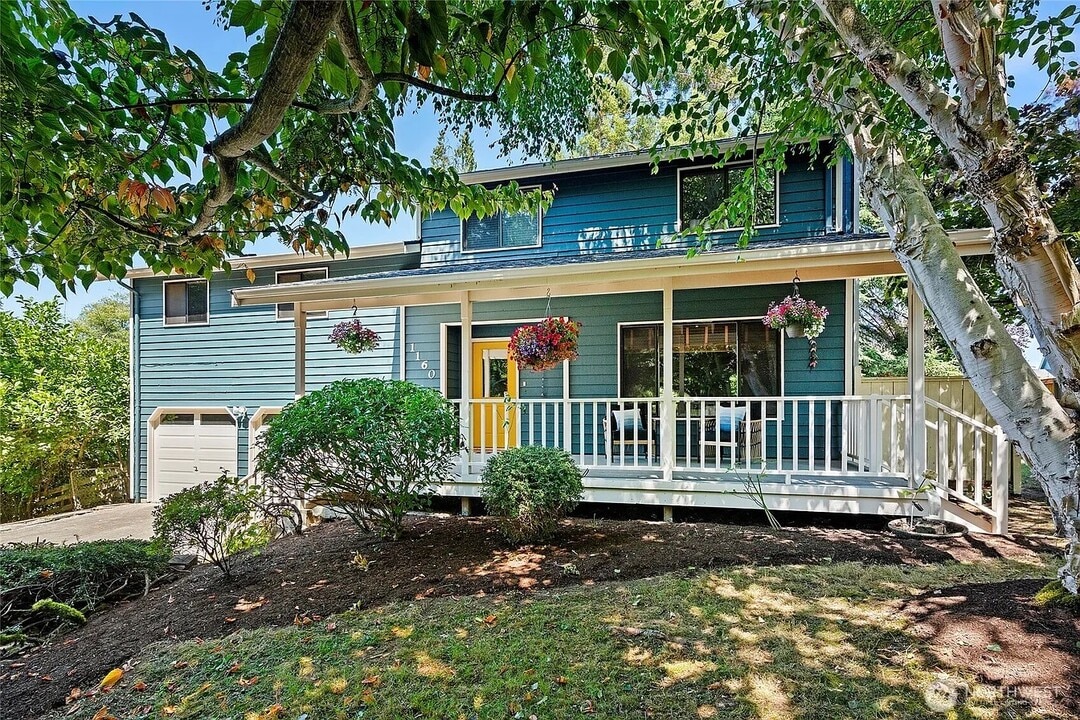 1160 NE Michelle Ln in Kingston, WA - Building Photo