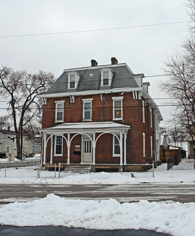 35 Dayton Ave in Springfield, OH - Building Photo - Building Photo