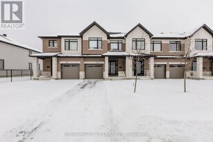 257 Finsbury Ave in Ottawa, ON - Building Photo