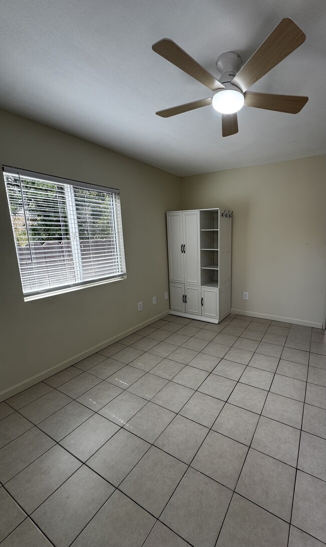 property at 5527 Bolivar St
