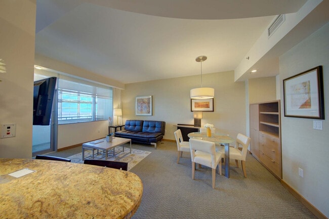 1395 Brickell Ave in Miami, FL - Building Photo - Building Photo