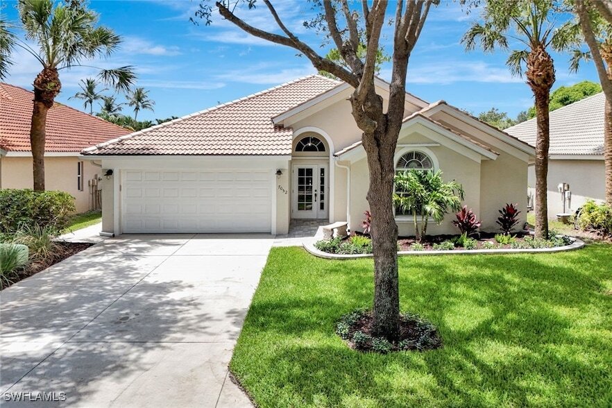 7052 Timberland Cir in Naples, FL - Building Photo