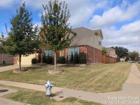 4401 Vista Glen Ct in Mansfield, TX - Building Photo