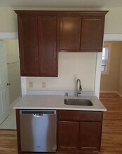 2477-2479 N Dousman St, Unit 2477 in Milwaukee, WI - Building Photo - Building Photo