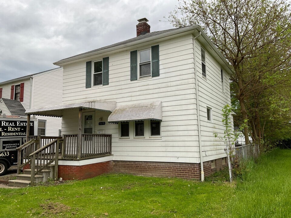 21670 Ball Ave in Euclid, OH - Building Photo