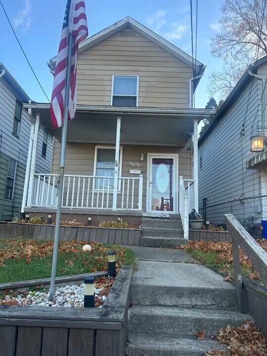 103 1/2 S Ray St in New Castle, PA - Building Photo
