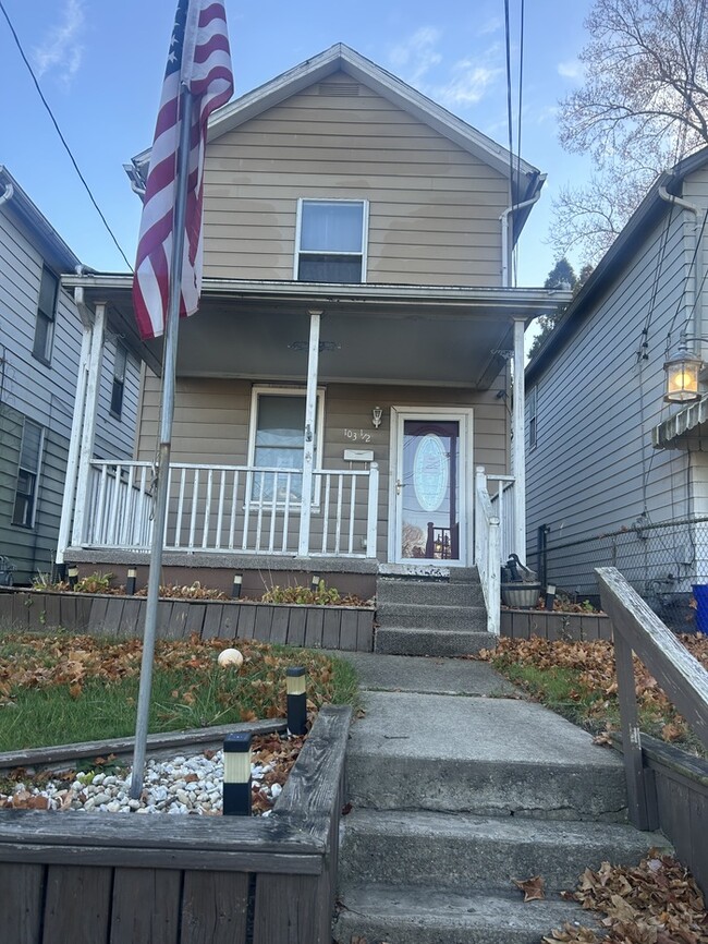 103 1/2 S Ray St