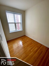 912 W Dakin St, Unit 319 in Chicago, IL - Building Photo - Building Photo