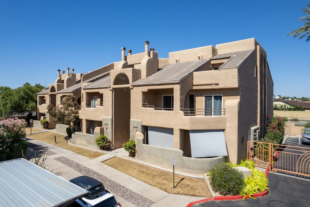 Rancho Mirada Condominiums in Phoenix, AZ - Foto de edificio