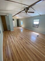 2207 Dora Dr in Pensacola, FL - Building Photo