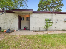 308 Ehlinger Dr in Bryan, TX - Building Photo