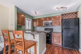 1029-1014 14 Ave SW in Calgary, AB - Building Photo