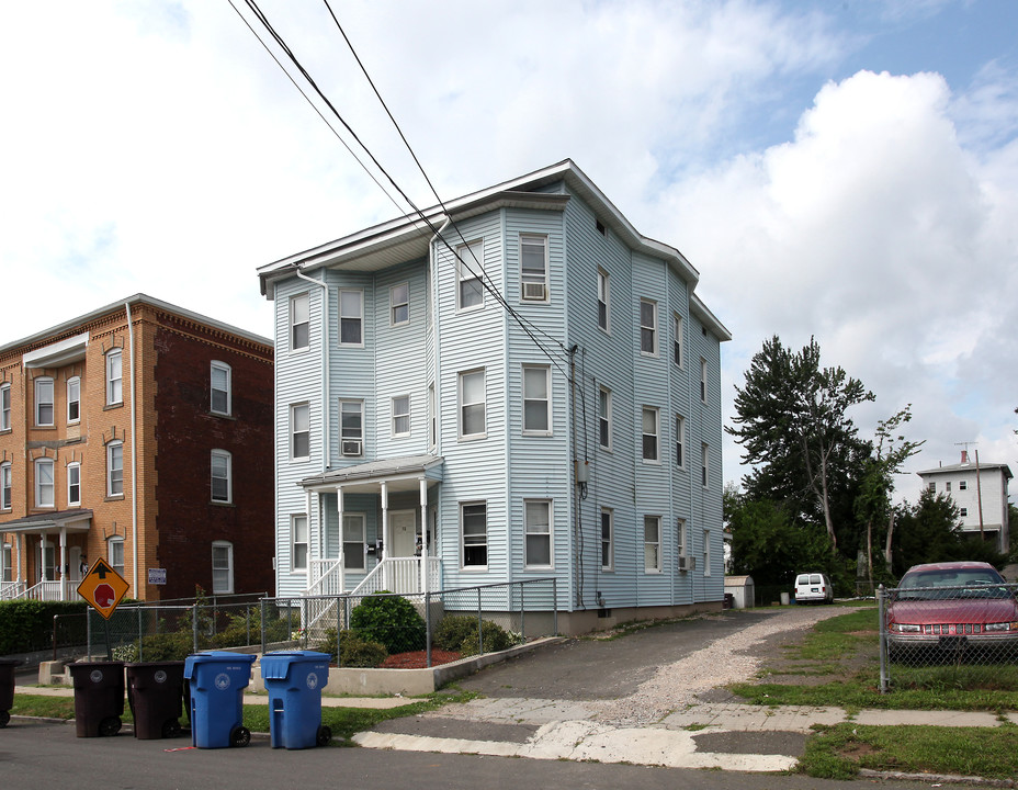 72 Booth St in New Britain, CT - Building Photo