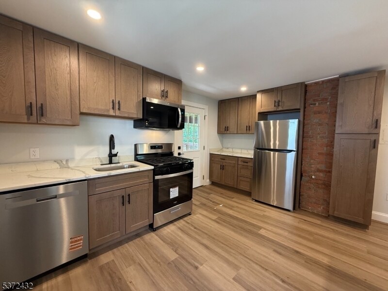 21 Miller St in Morristown, NJ - Building Photo